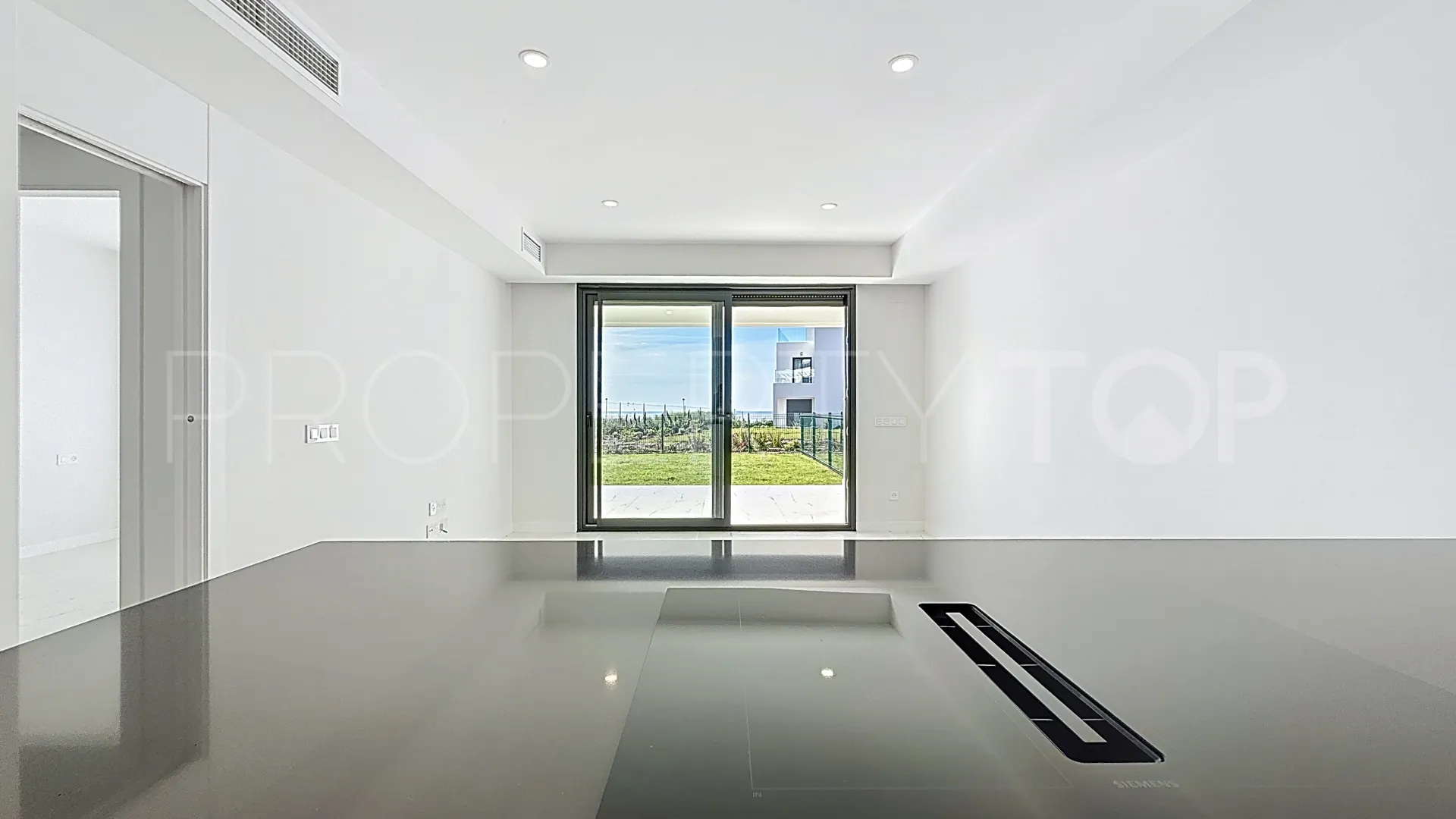 Camarate Golf, apartamento planta baja a la venta de 2 dormitorios