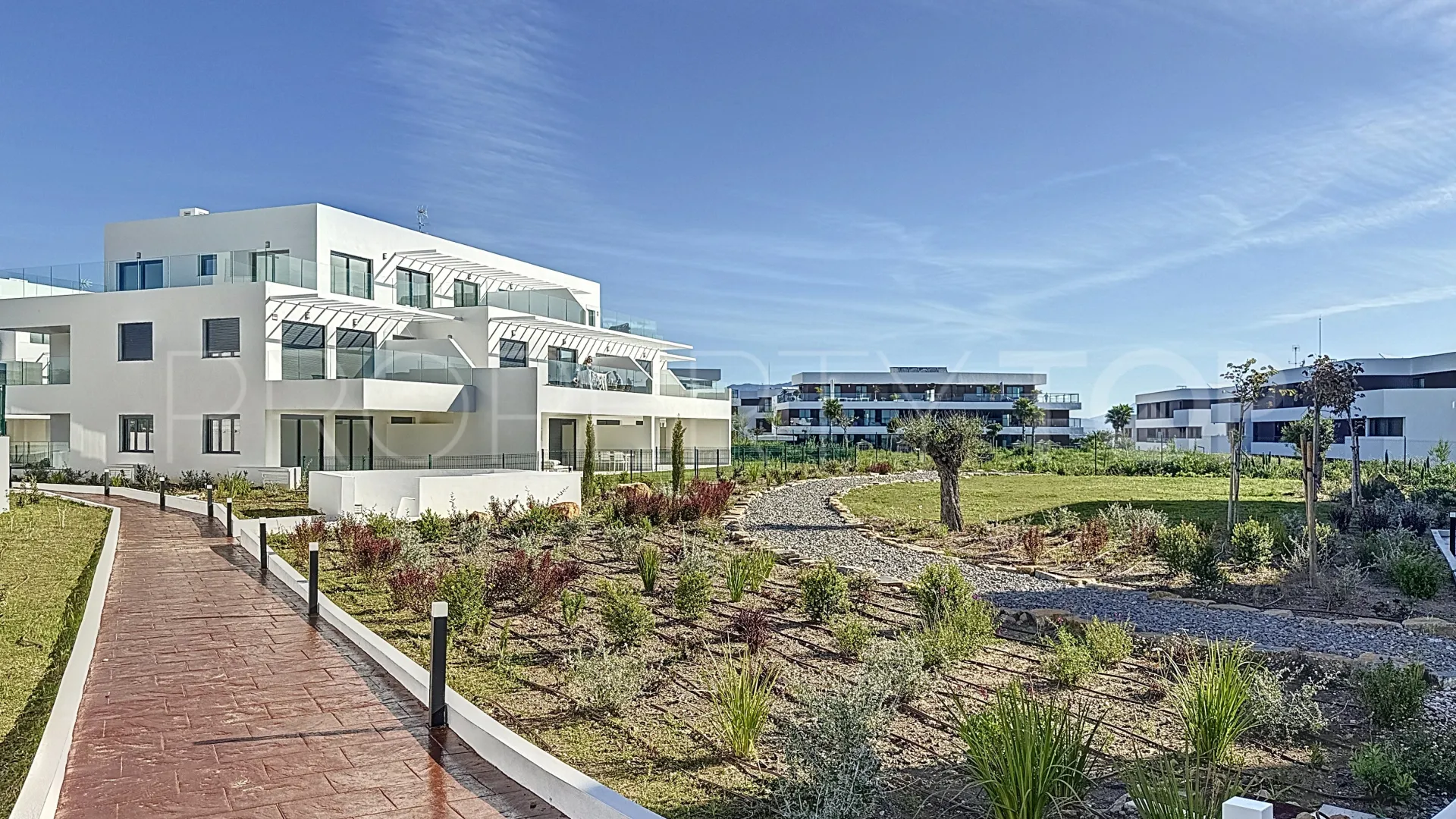 Camarate Golf, apartamento planta baja a la venta de 2 dormitorios