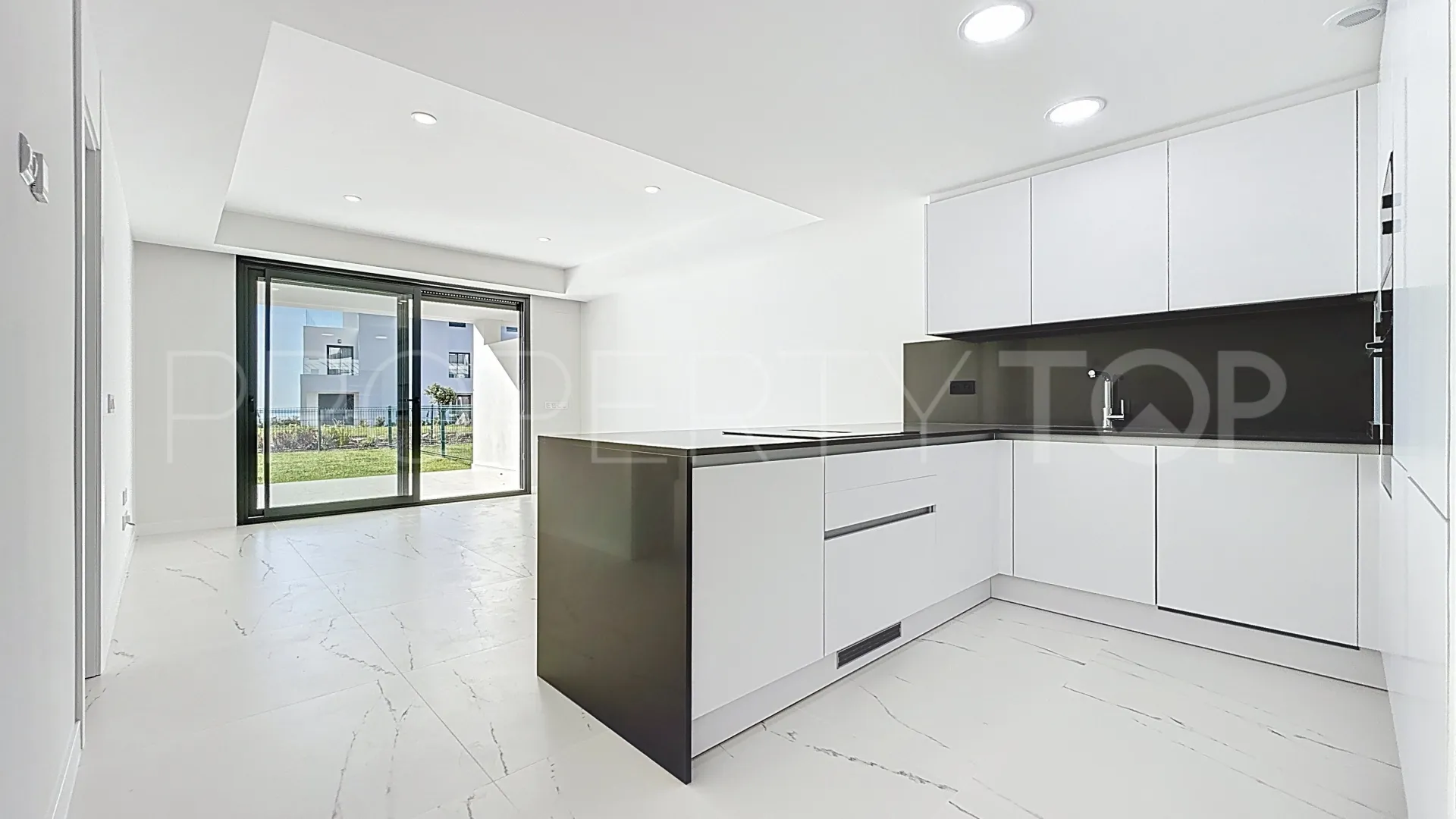 Camarate Golf, apartamento planta baja a la venta de 2 dormitorios