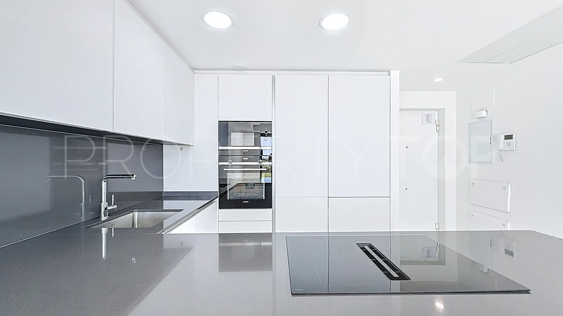 Camarate Golf, apartamento planta baja a la venta de 2 dormitorios