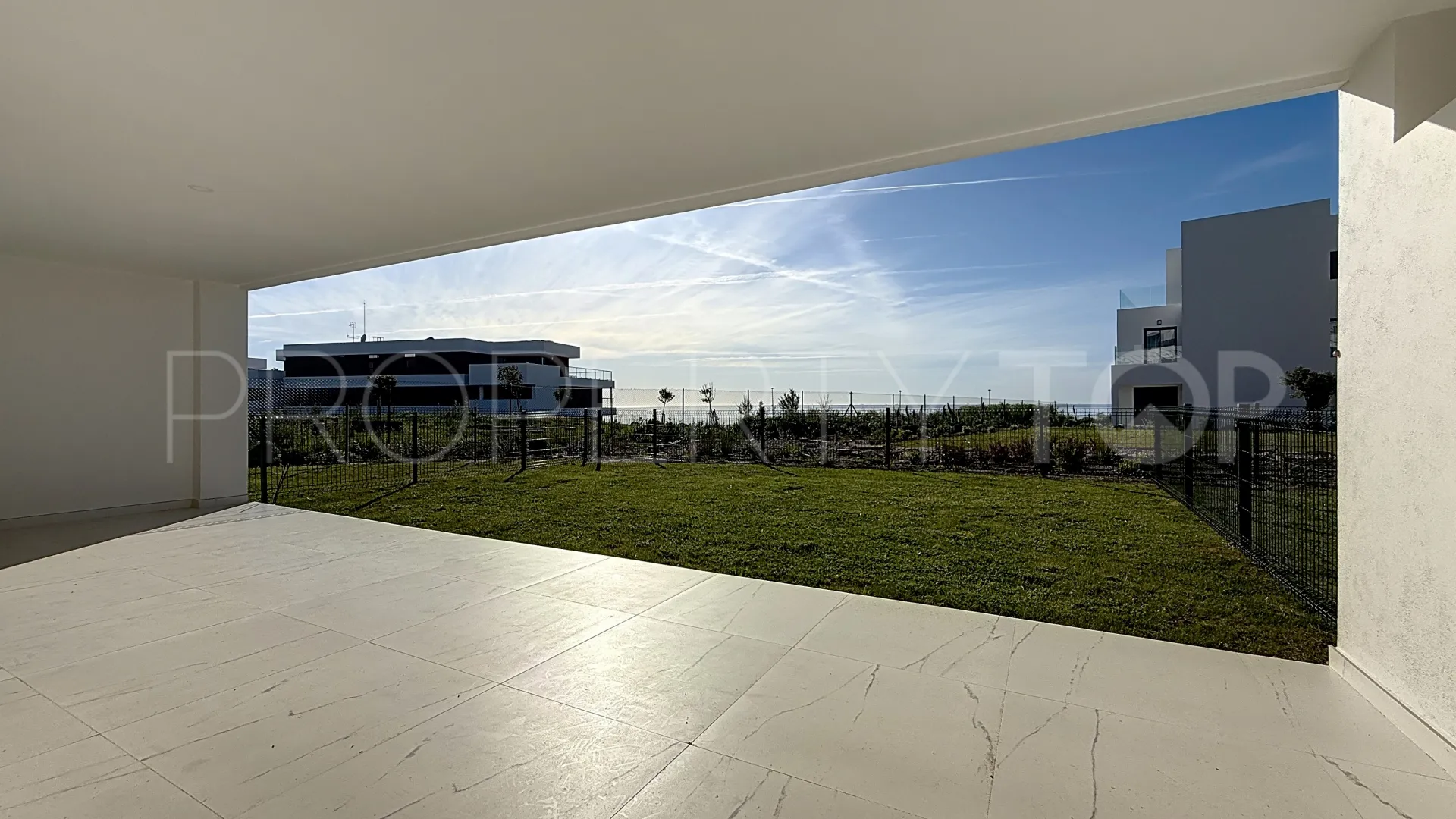 Camarate Golf, apartamento planta baja a la venta de 2 dormitorios