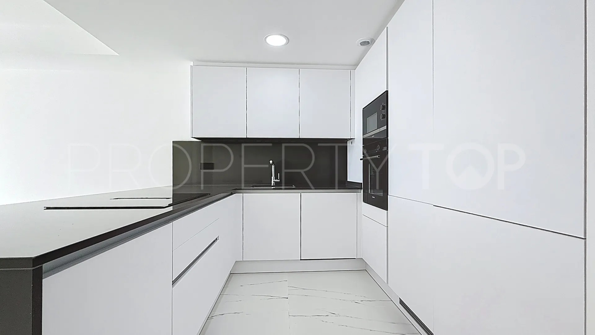 Camarate Golf, apartamento planta baja a la venta de 2 dormitorios