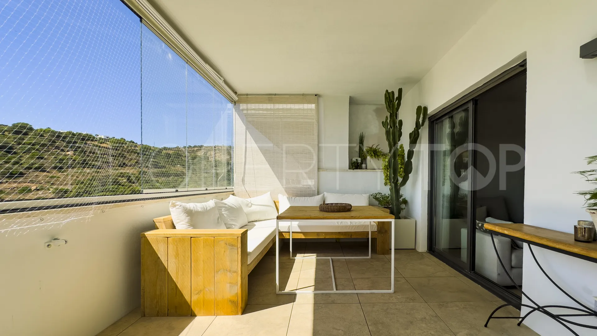 Ground floor apartment with 2 bedrooms for sale in Bahia de las Rocas
