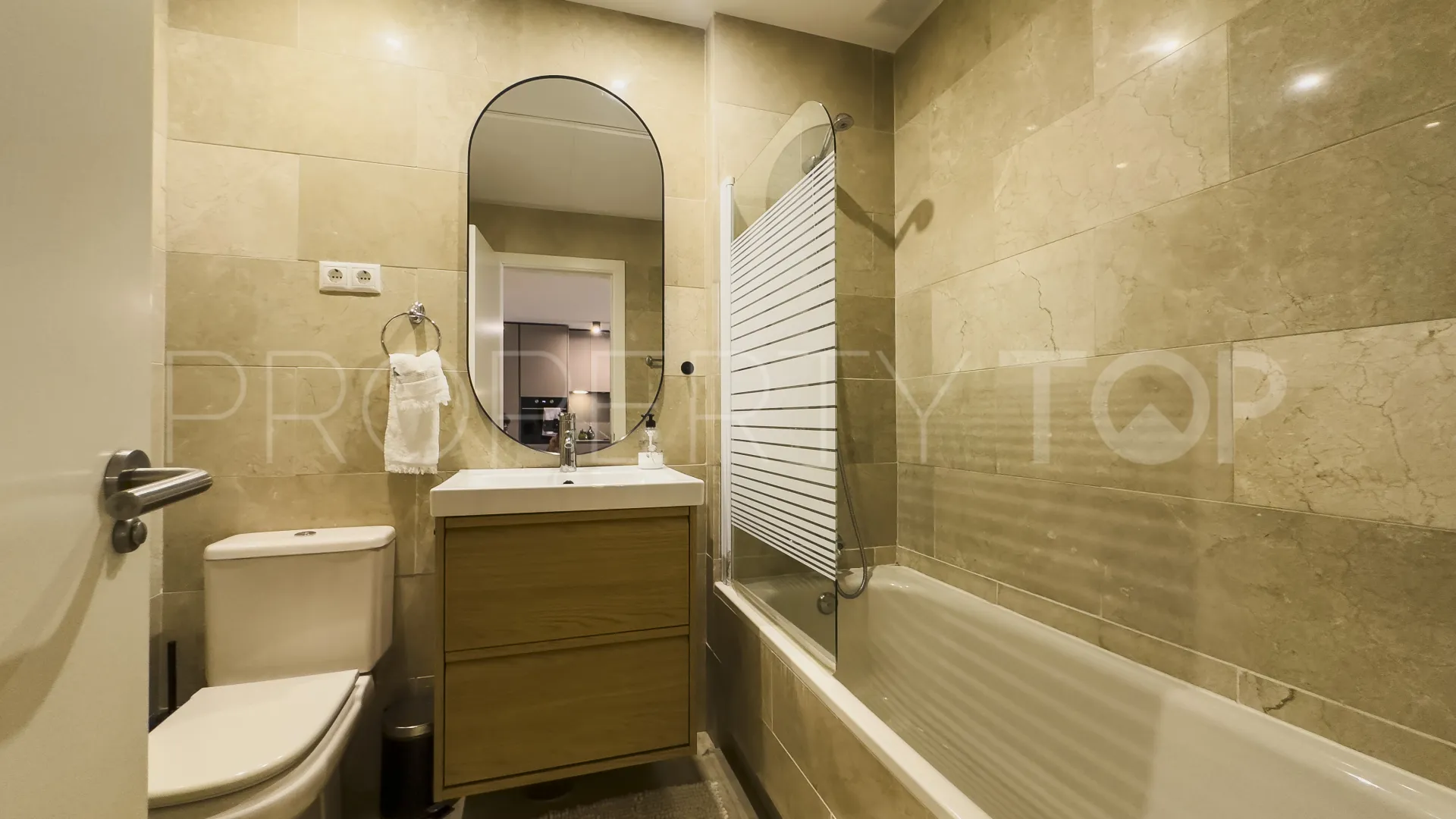 Ground floor apartment with 2 bedrooms for sale in Bahia de las Rocas