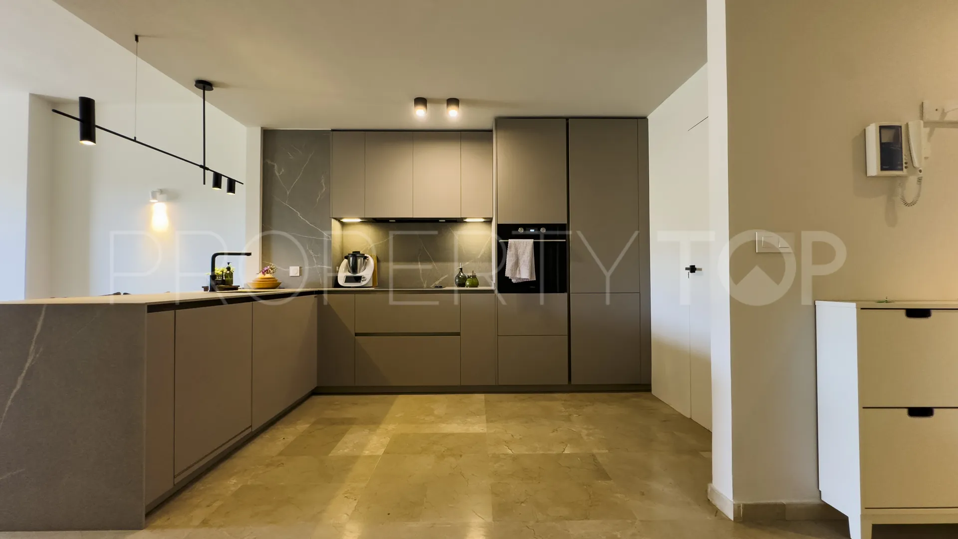 Ground floor apartment with 2 bedrooms for sale in Bahia de las Rocas