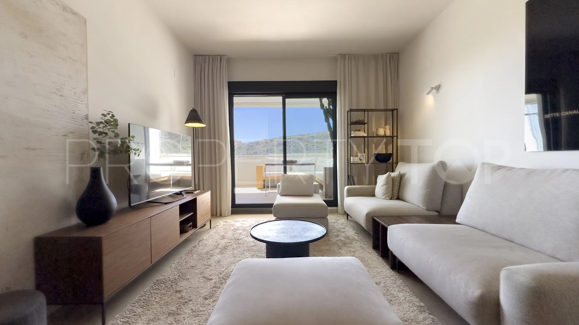 Ground floor apartment with 2 bedrooms for sale in Bahia de las Rocas