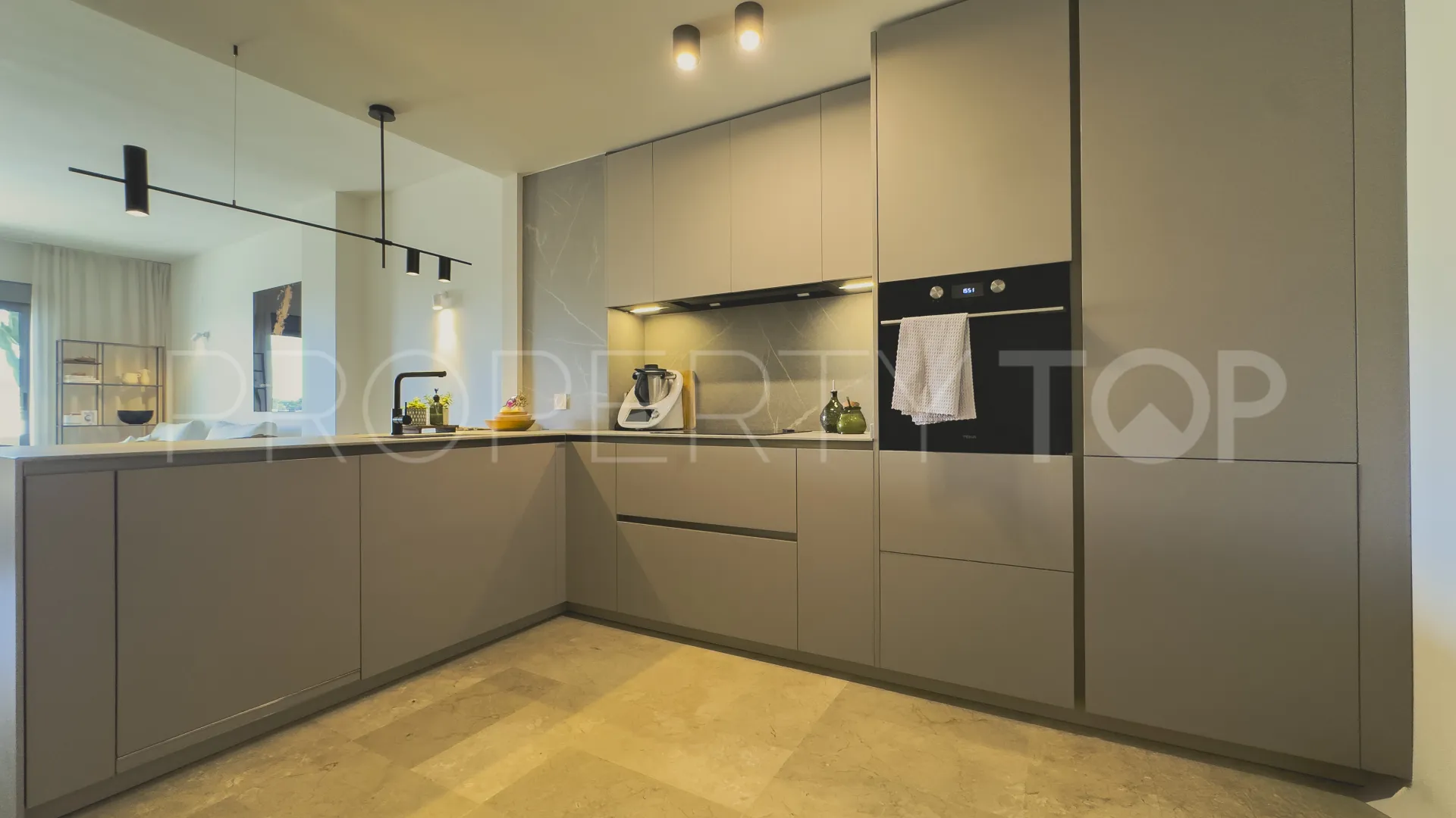Ground floor apartment with 2 bedrooms for sale in Bahia de las Rocas