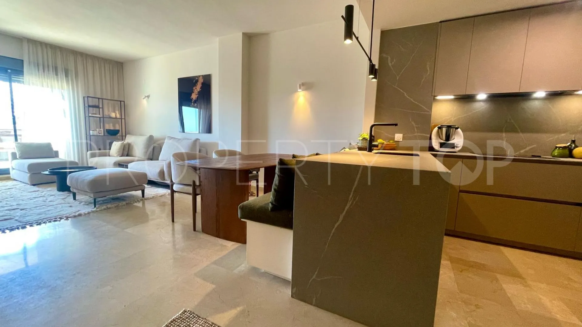 Ground floor apartment with 2 bedrooms for sale in Bahia de las Rocas