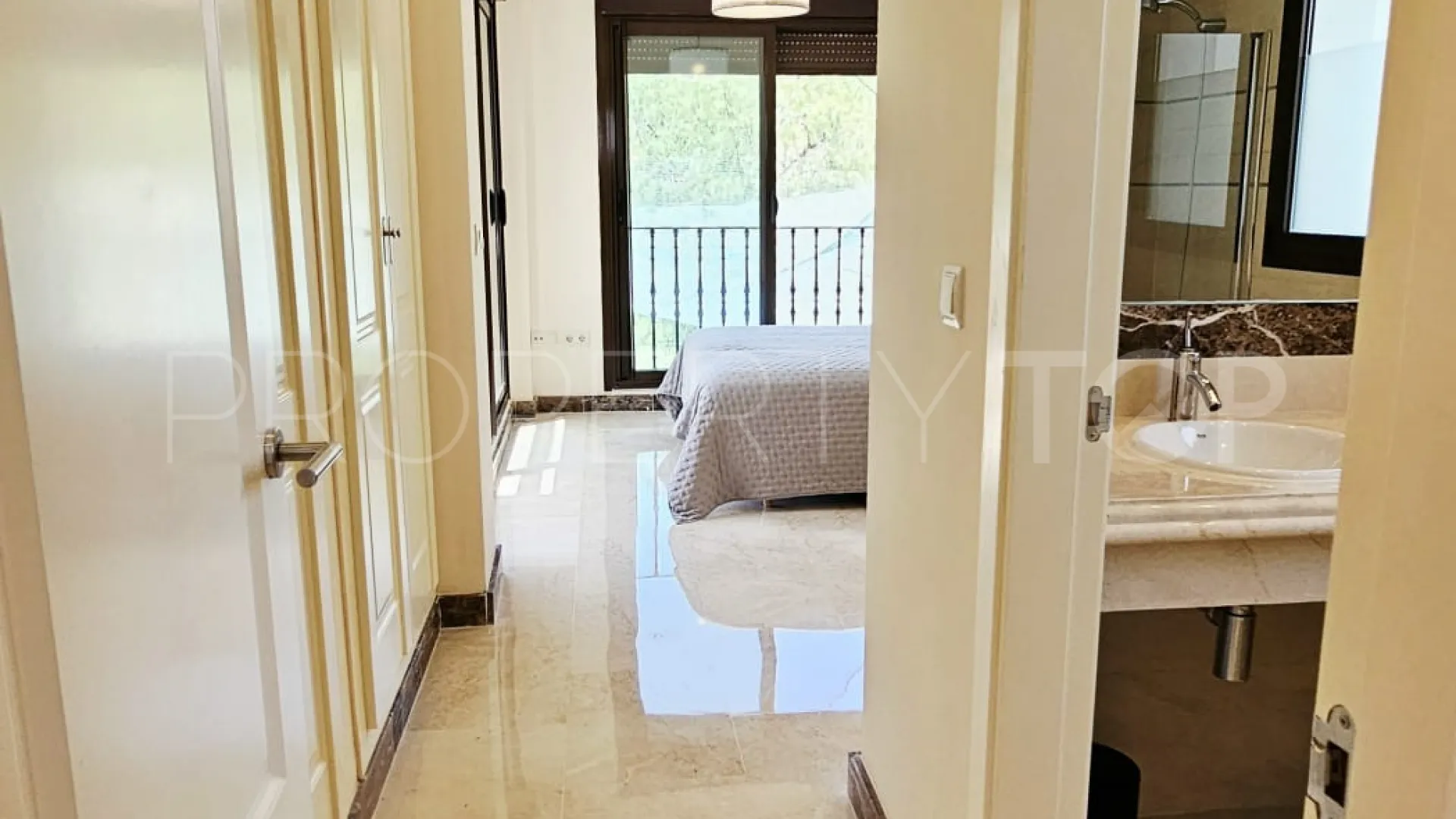 For sale Estepona East villa