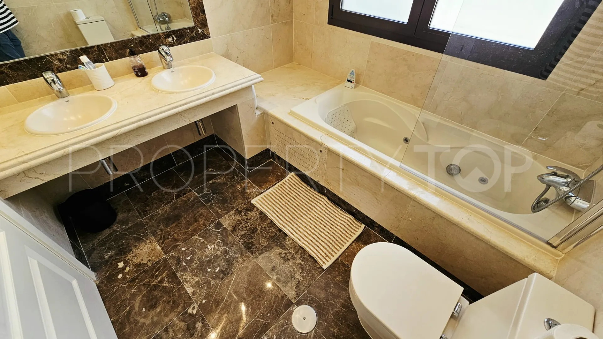 For sale Estepona East villa
