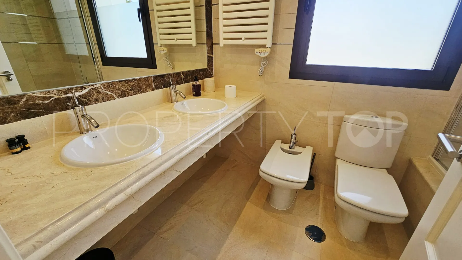 For sale Estepona East villa