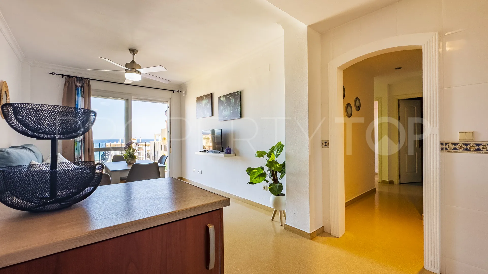Se vende apartamento con 2 dormitorios en Sabinillas