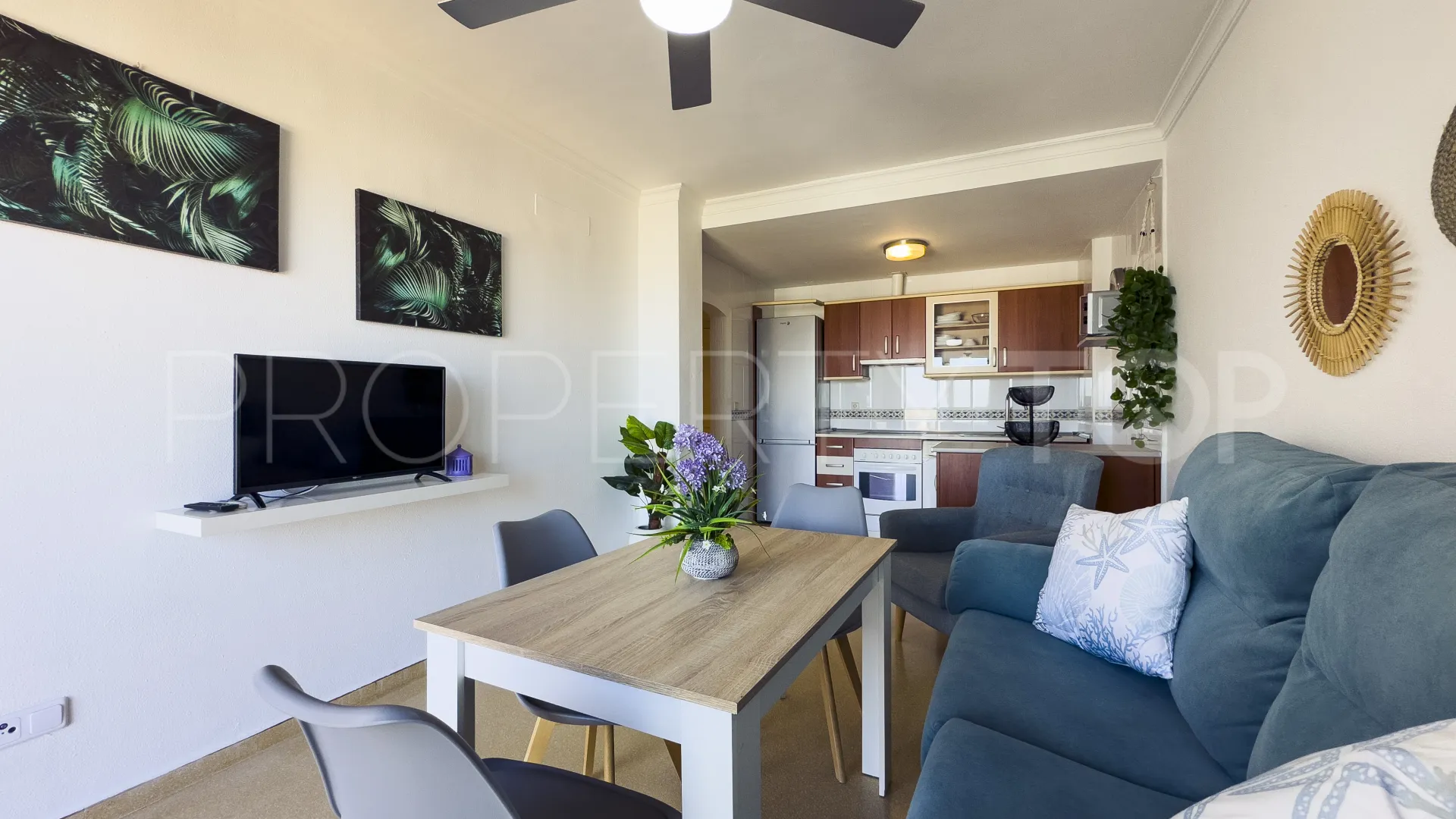 Se vende apartamento con 2 dormitorios en Sabinillas