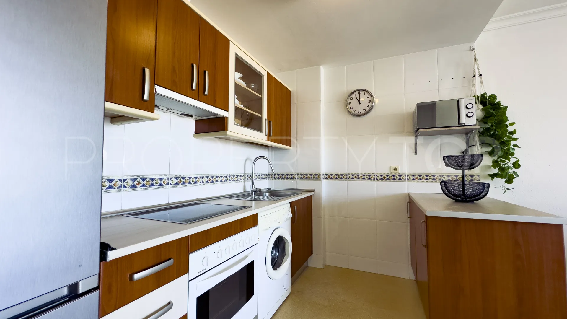 Se vende apartamento con 2 dormitorios en Sabinillas