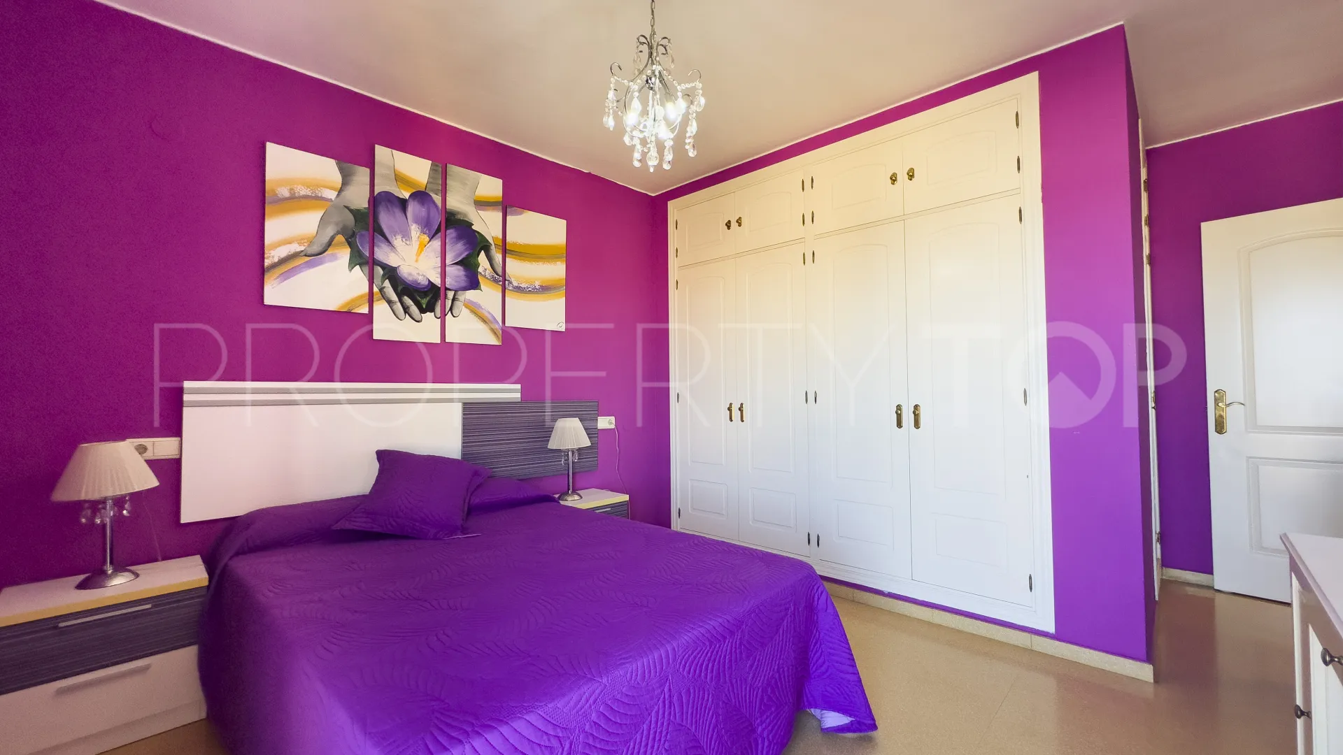 Se vende apartamento con 2 dormitorios en Sabinillas