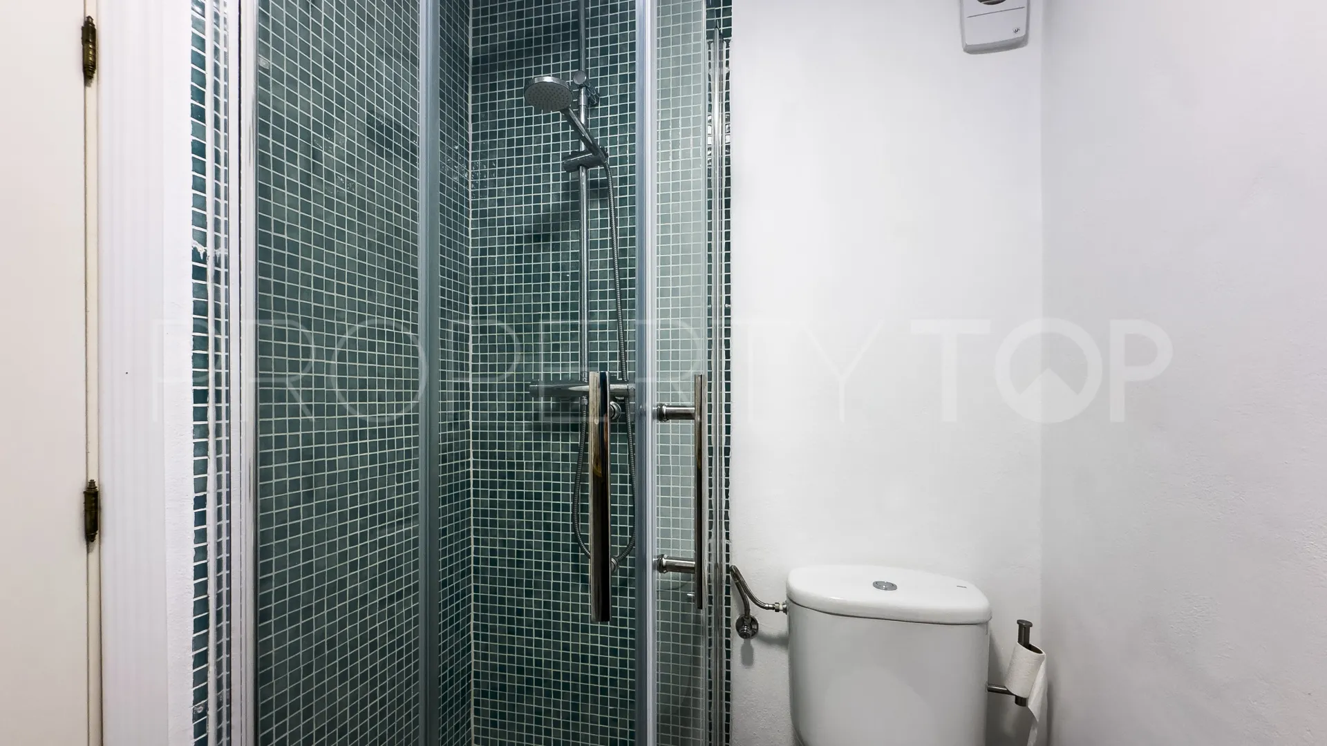 Se vende apartamento con 2 dormitorios en Sabinillas