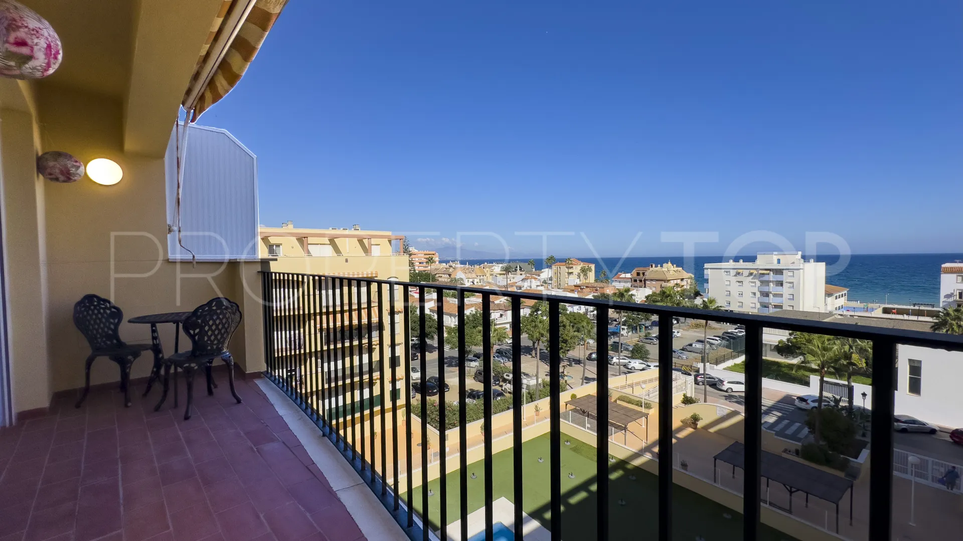 Se vende apartamento con 2 dormitorios en Sabinillas