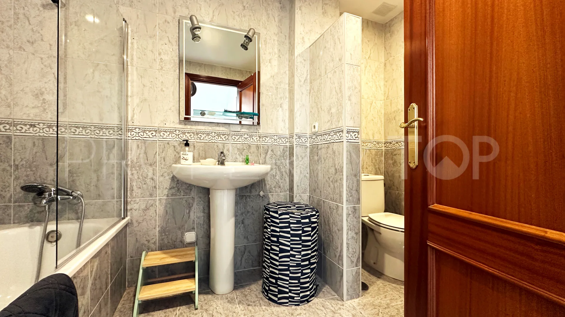 For sale town house in Atalaya Golf