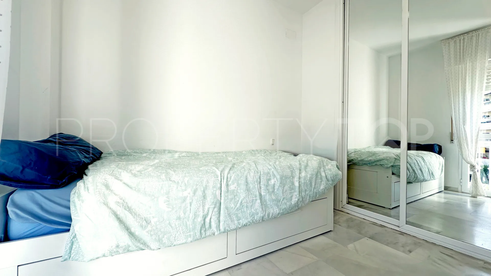 For sale town house in Atalaya Golf