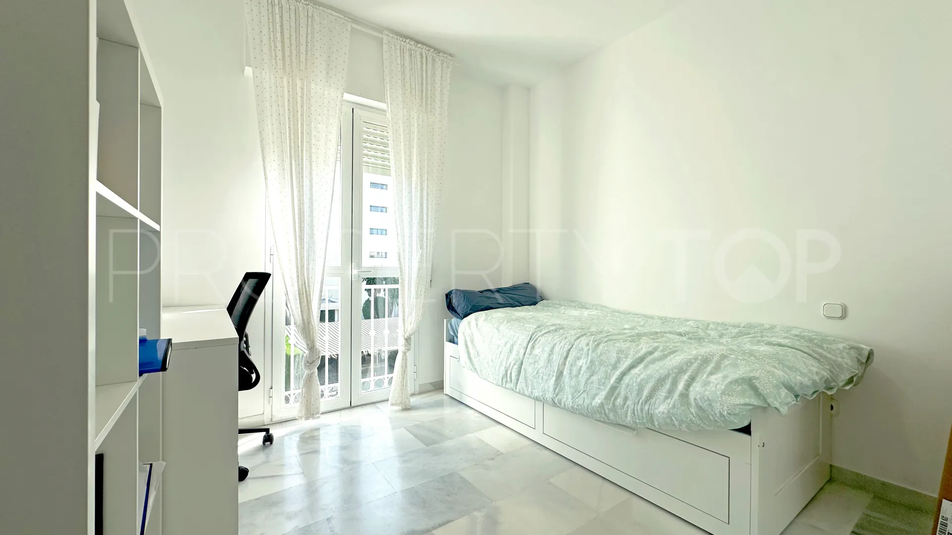 For sale town house in Atalaya Golf