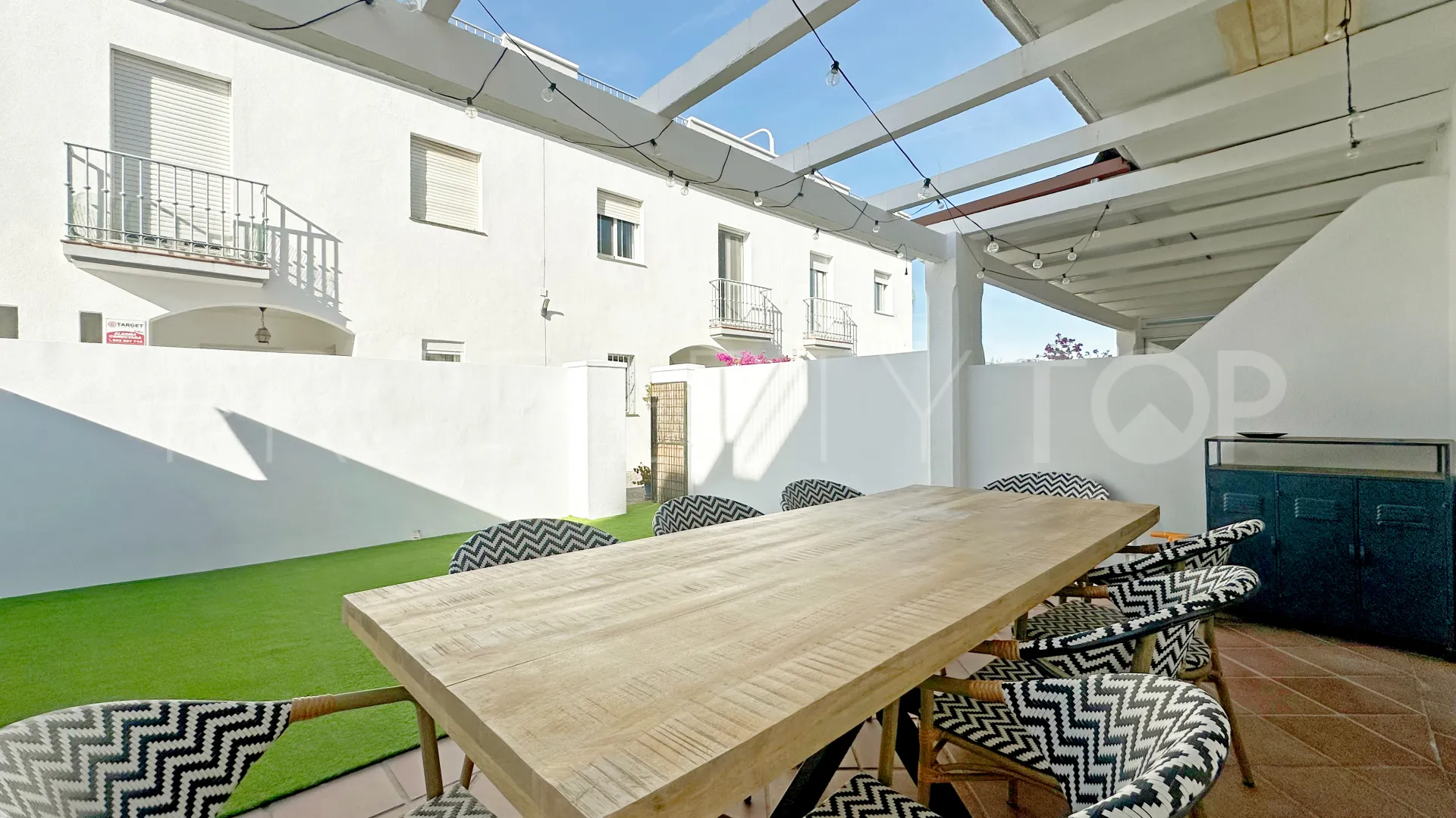 For sale town house in Atalaya Golf