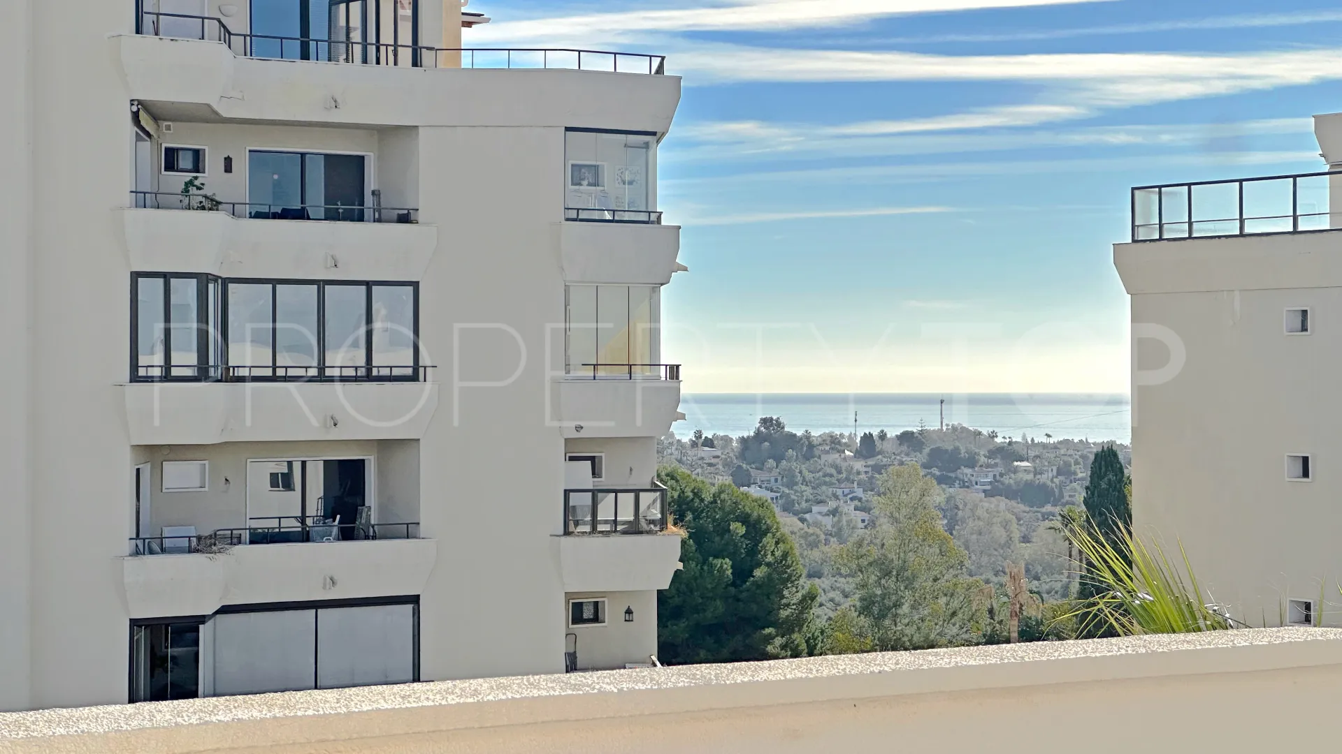 For sale town house in Atalaya Golf