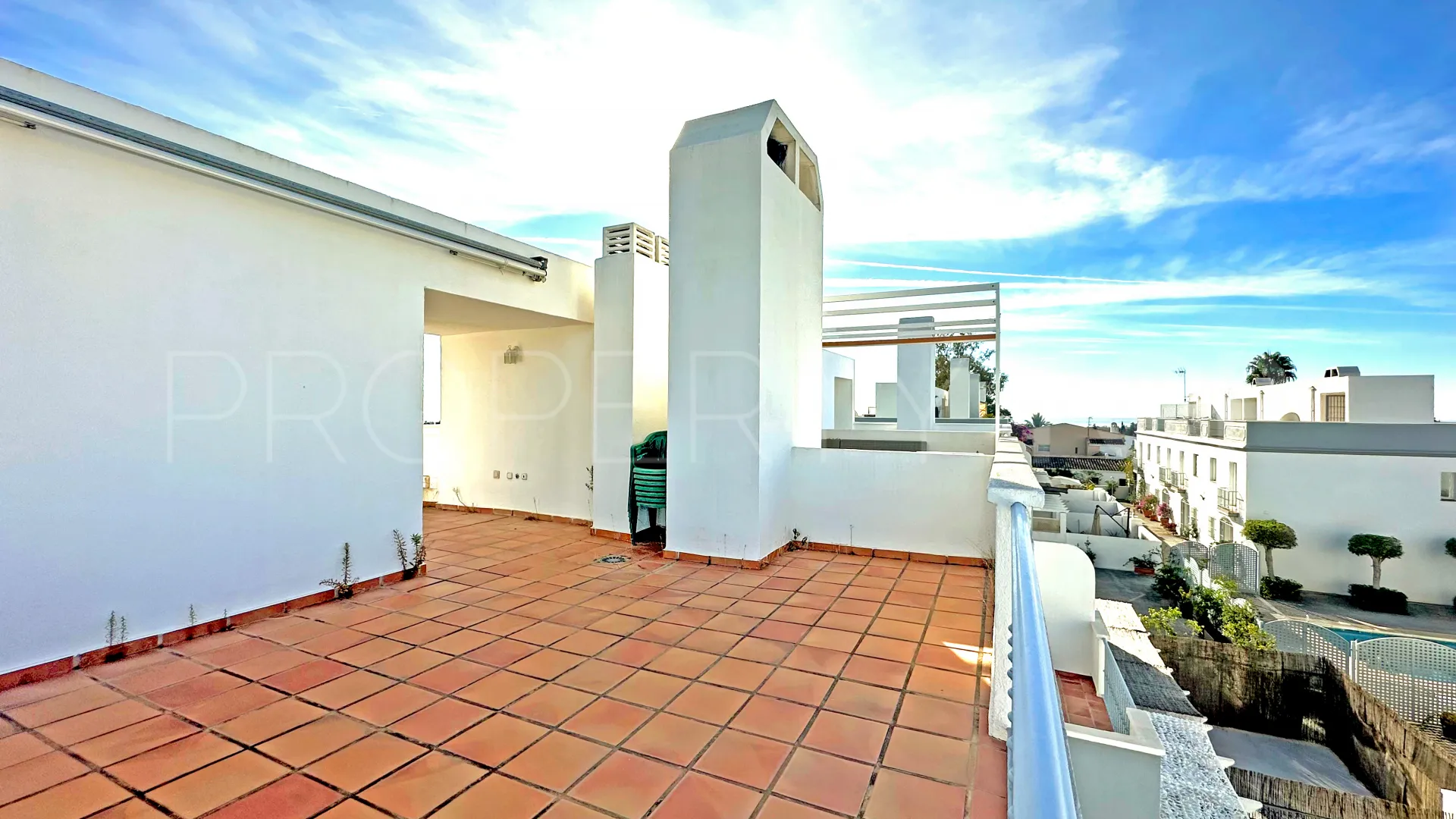For sale town house in Atalaya Golf