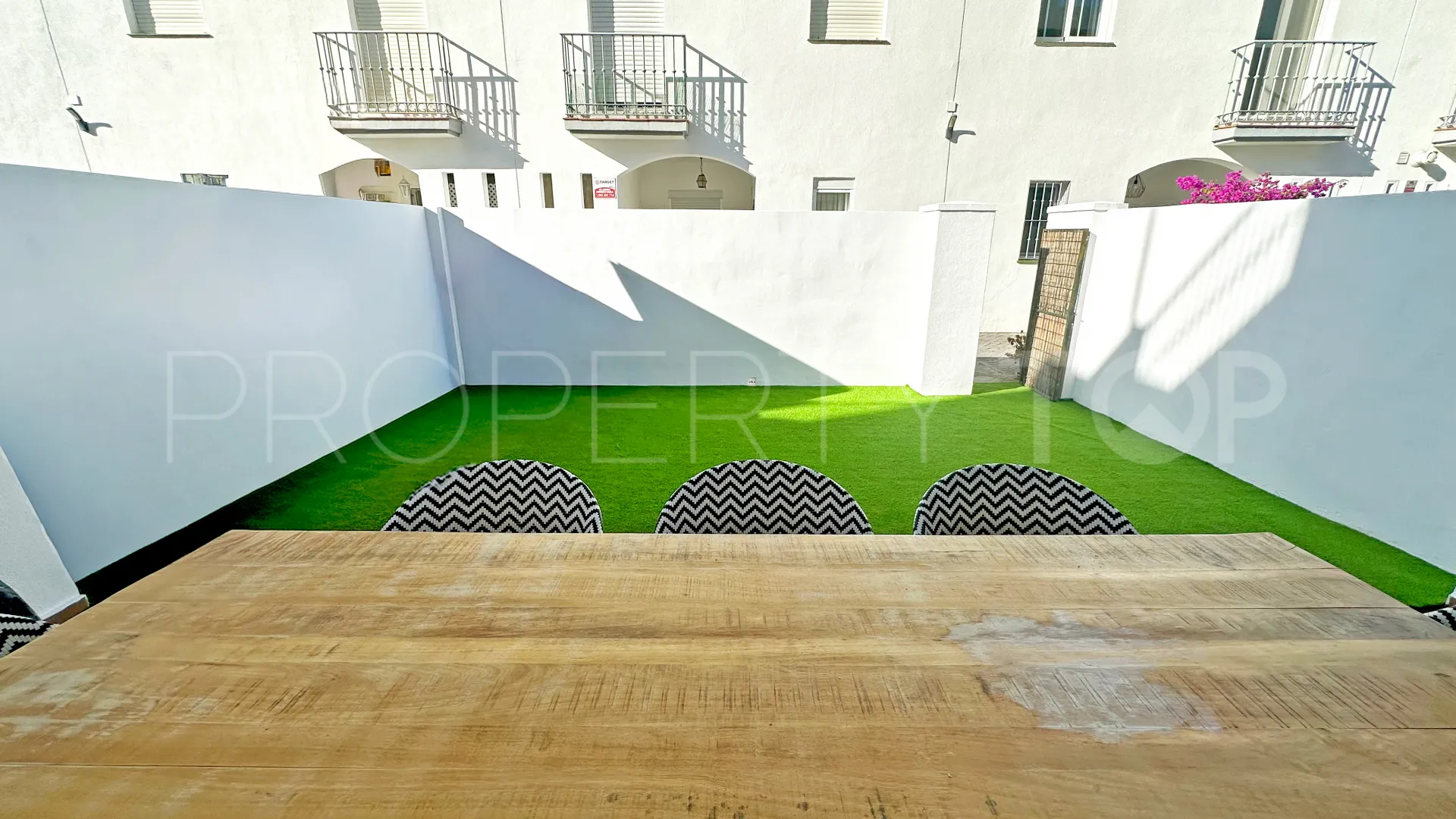 For sale town house in Atalaya Golf