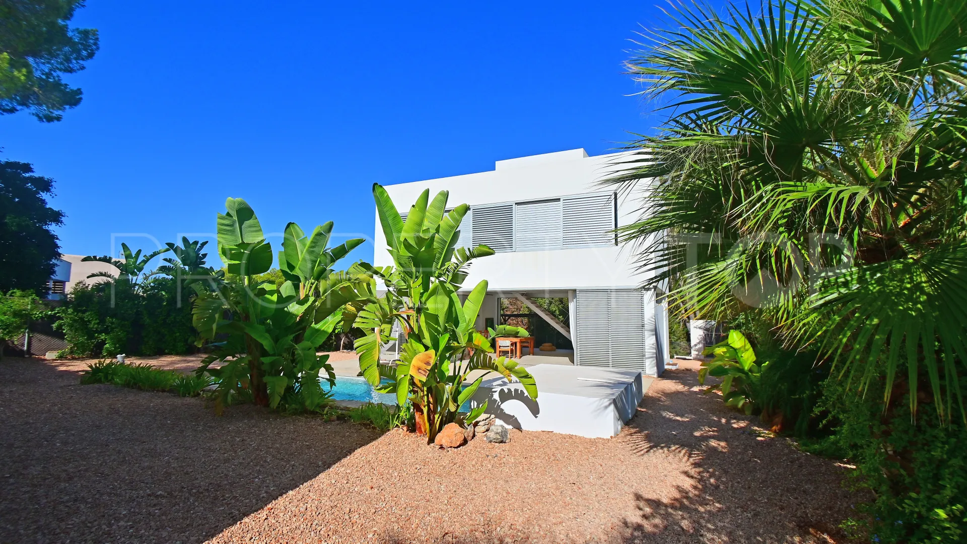 Se vende villa de 4 dormitorios en San Carlos