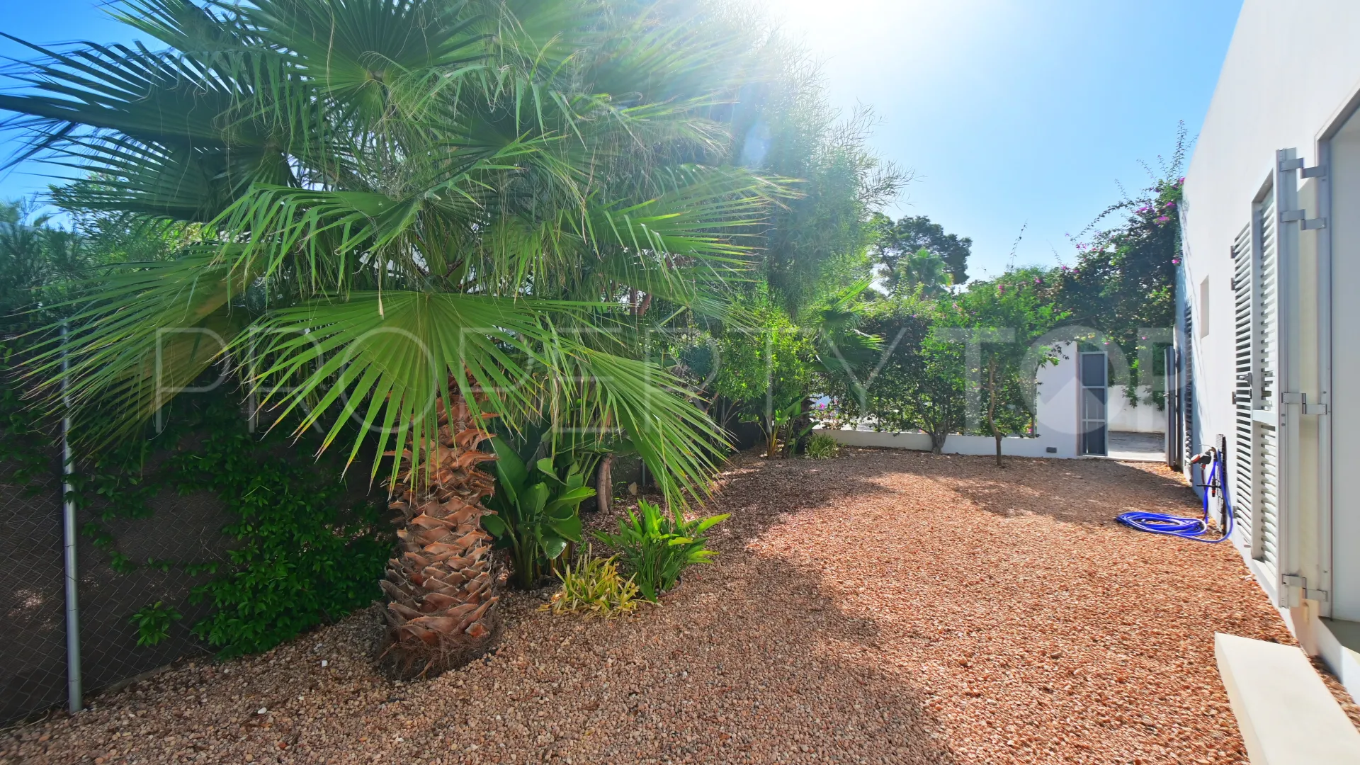 Se vende villa de 4 dormitorios en San Carlos