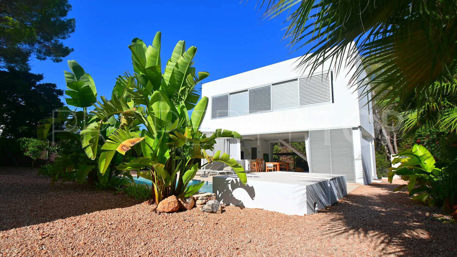 Se vende villa de 4 dormitorios en San Carlos