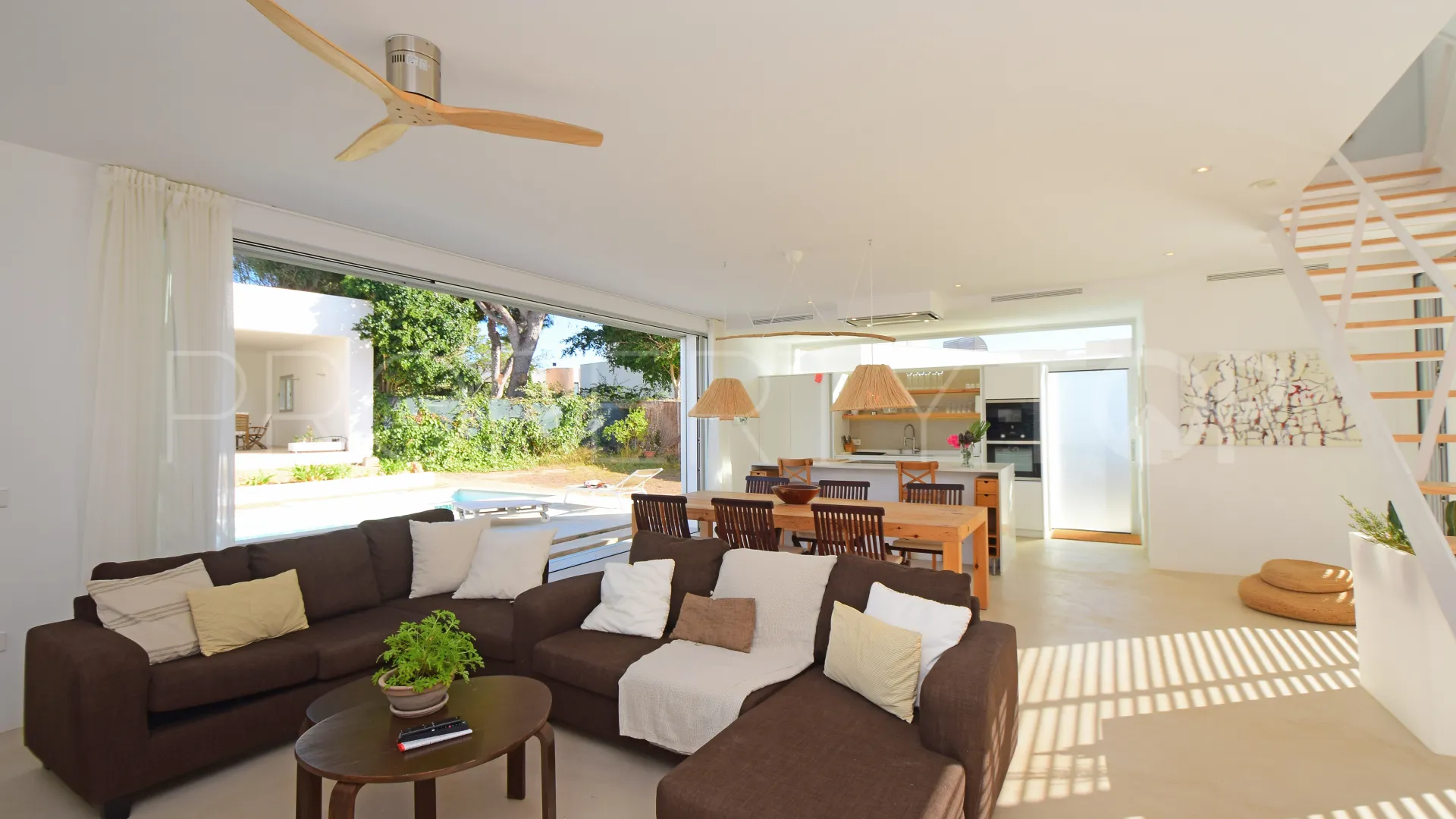 Se vende villa de 4 dormitorios en San Carlos