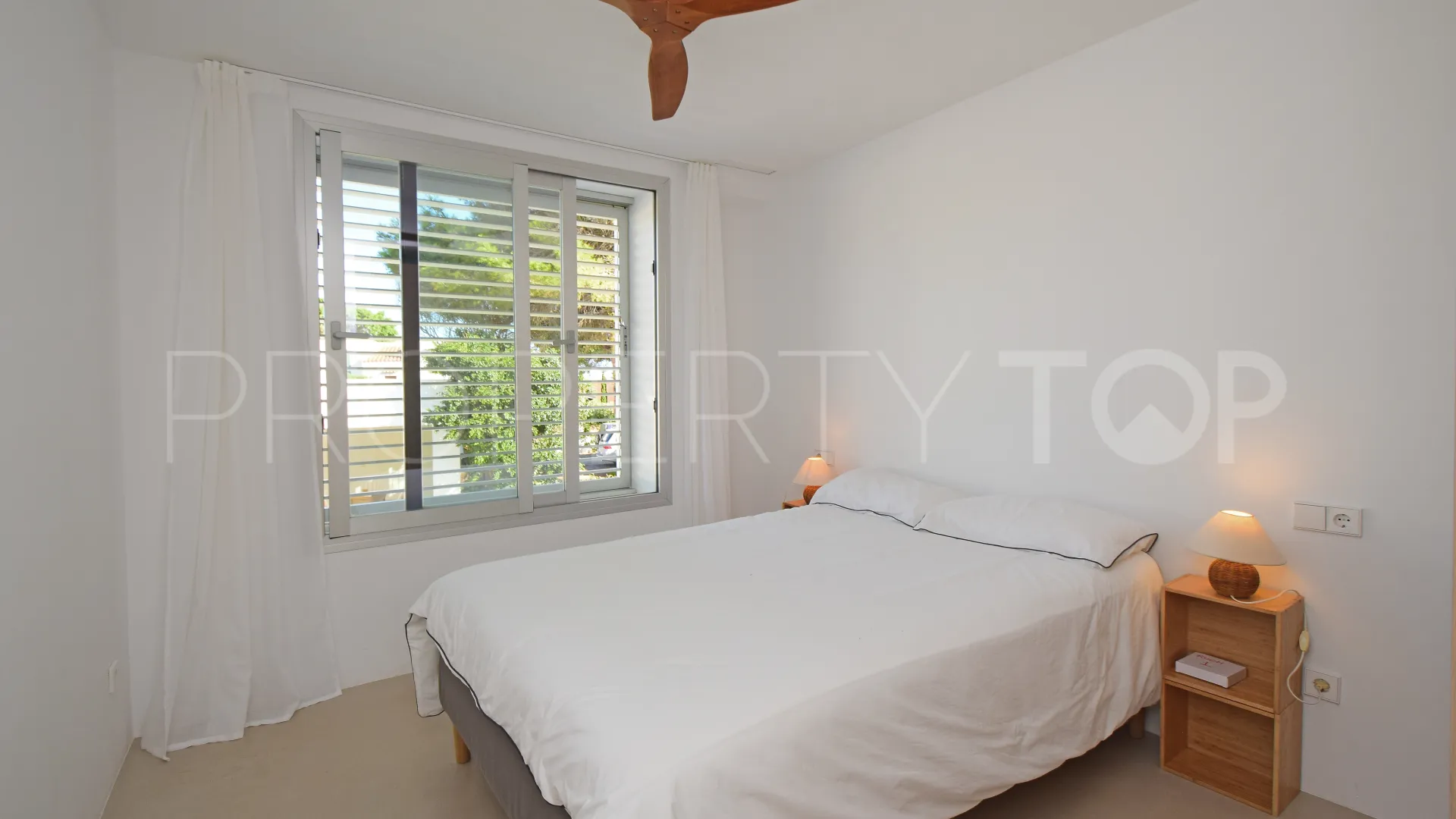 Se vende villa de 4 dormitorios en San Carlos
