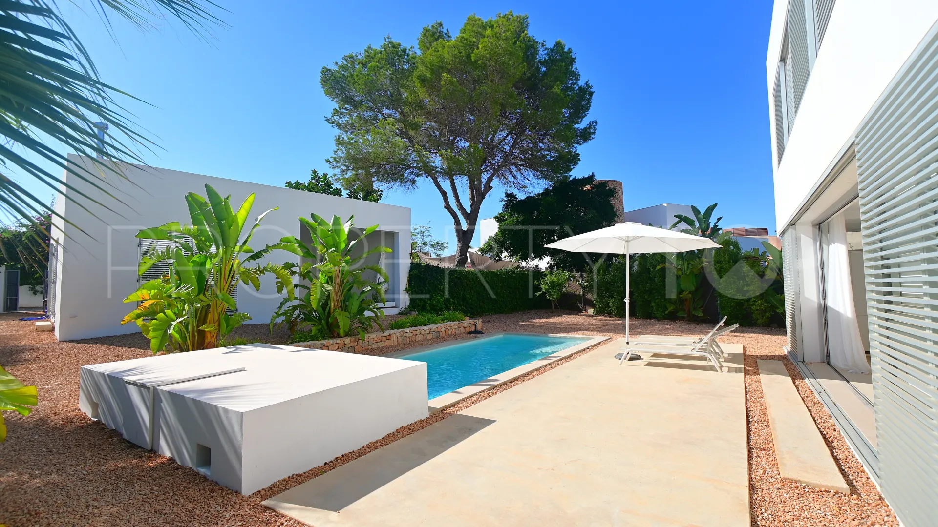 Se vende villa de 4 dormitorios en San Carlos