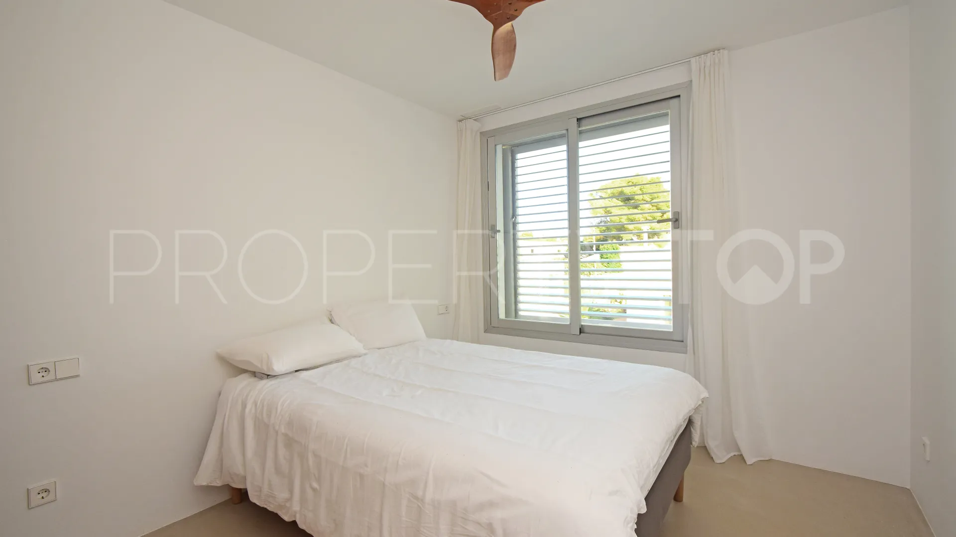 Se vende villa de 4 dormitorios en San Carlos