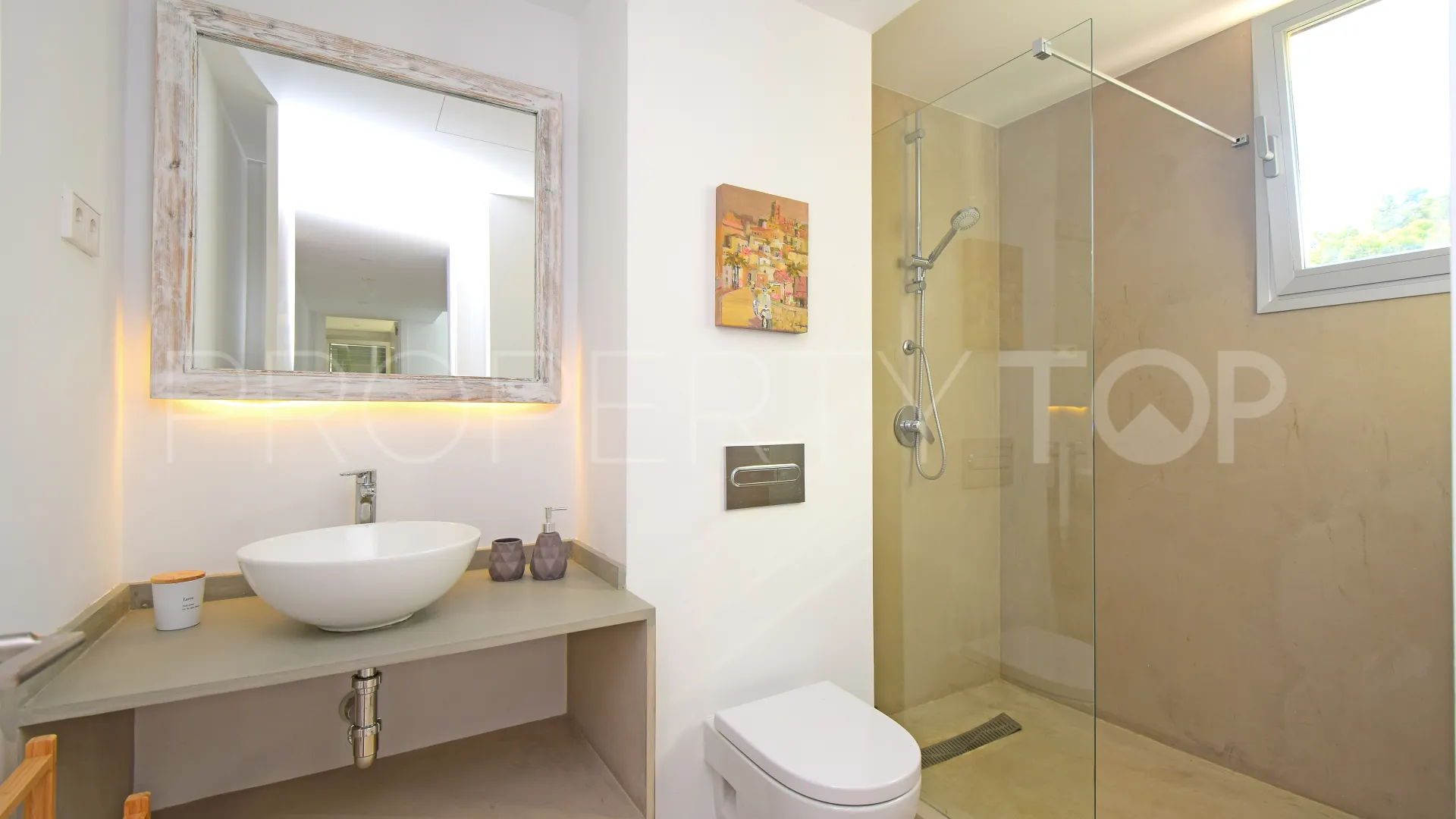 Se vende villa de 4 dormitorios en San Carlos