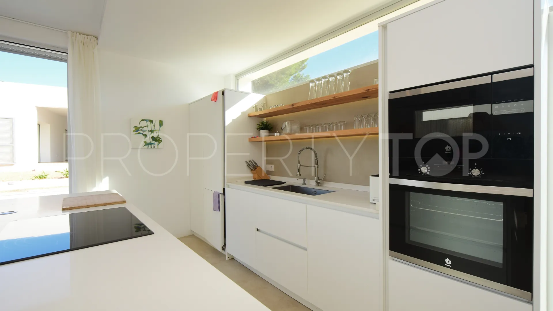 Se vende villa de 4 dormitorios en San Carlos