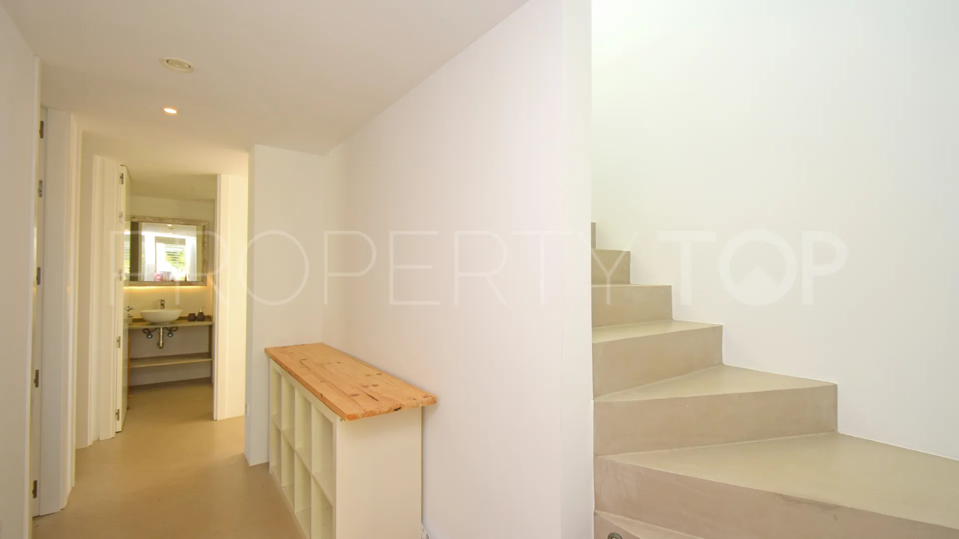 Se vende villa de 4 dormitorios en San Carlos