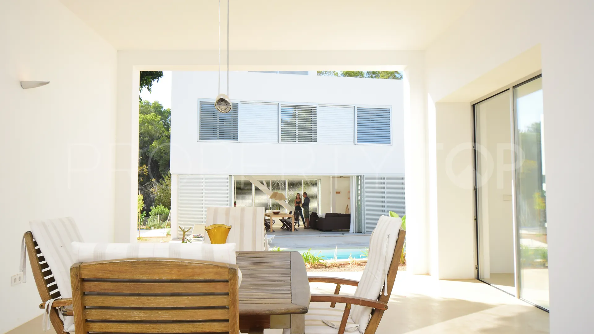 Se vende villa de 4 dormitorios en San Carlos