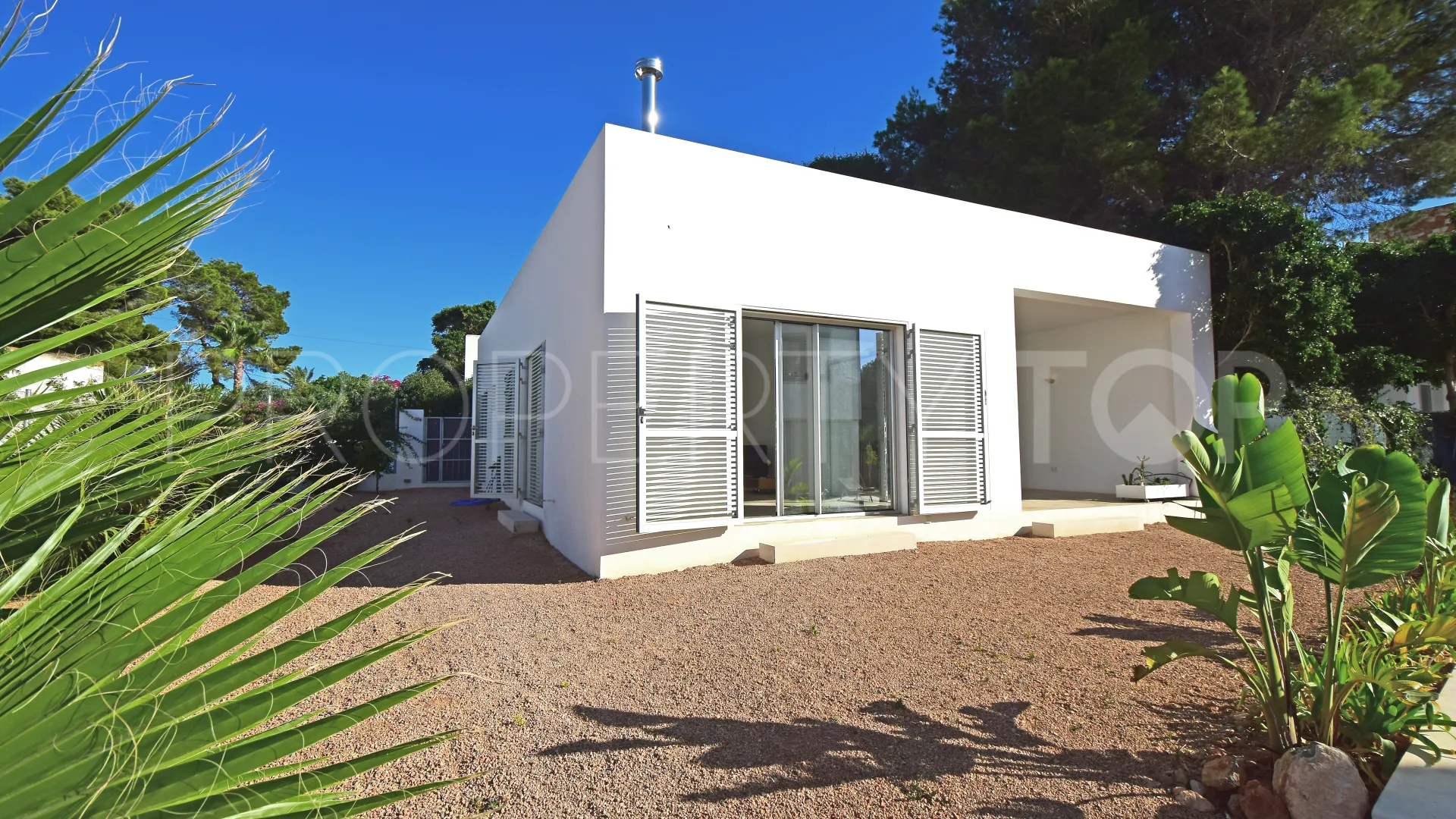 Se vende villa de 4 dormitorios en San Carlos