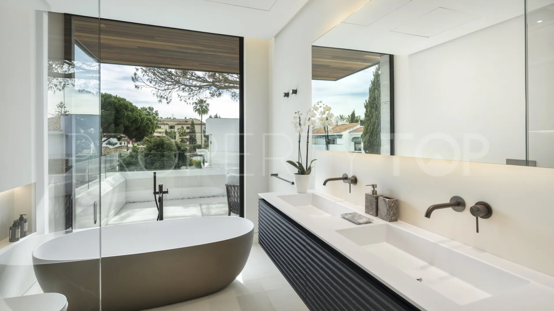 For sale 5 bedrooms villa in Marbella