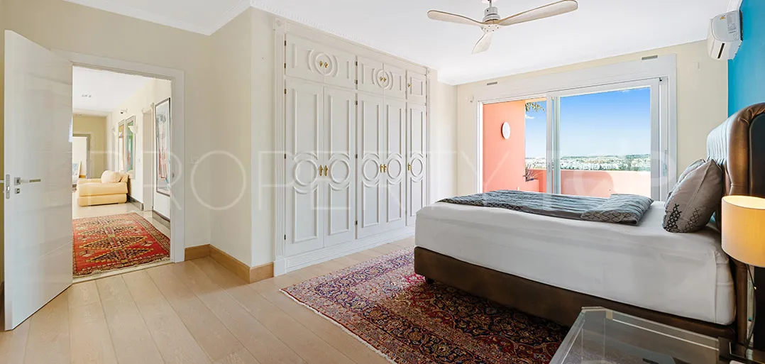 For sale villa with 8 bedrooms in El Paraiso