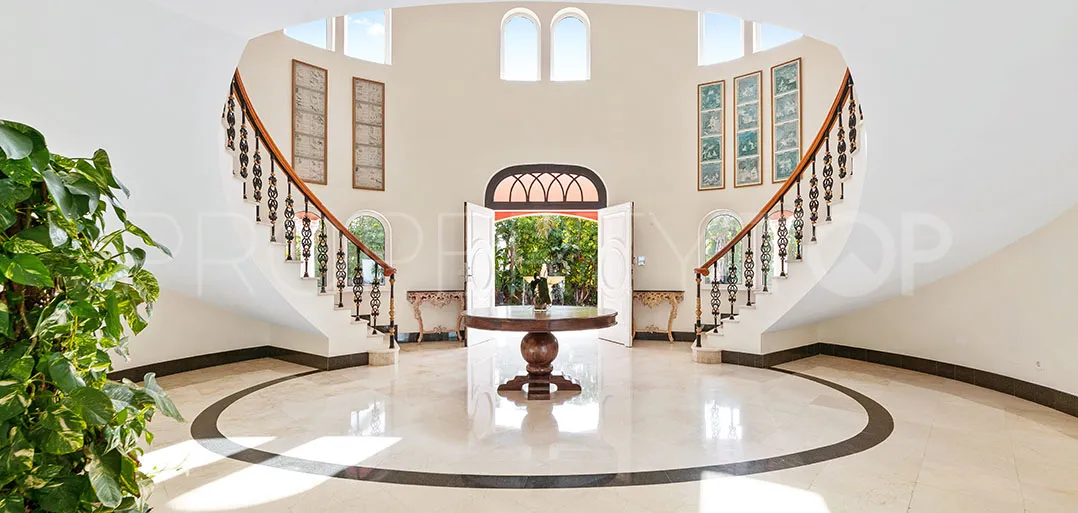 For sale villa with 8 bedrooms in El Paraiso