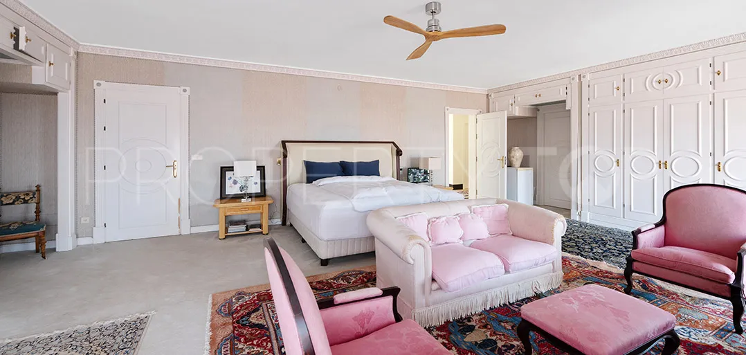 For sale villa with 8 bedrooms in El Paraiso