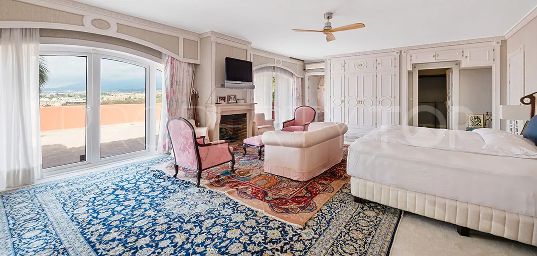 For sale villa with 8 bedrooms in El Paraiso