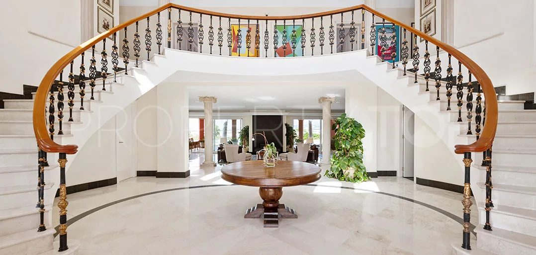 For sale villa with 8 bedrooms in El Paraiso