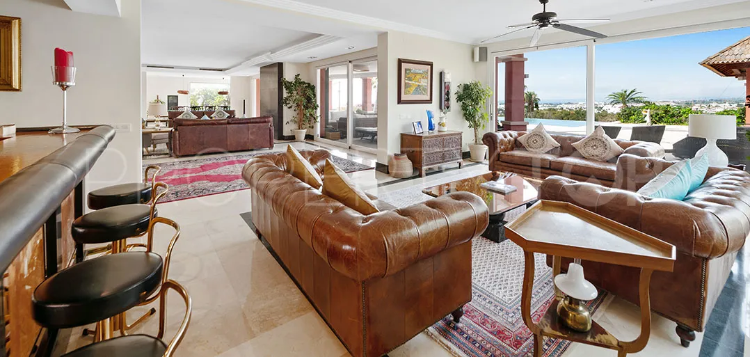 For sale villa with 8 bedrooms in El Paraiso