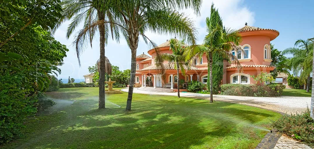 For sale villa with 8 bedrooms in El Paraiso