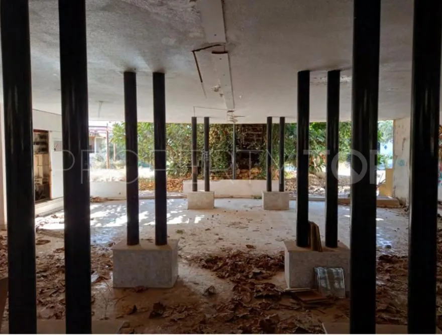 Edificio singular de 58 dormitorios en venta en Roquetas de Mar
