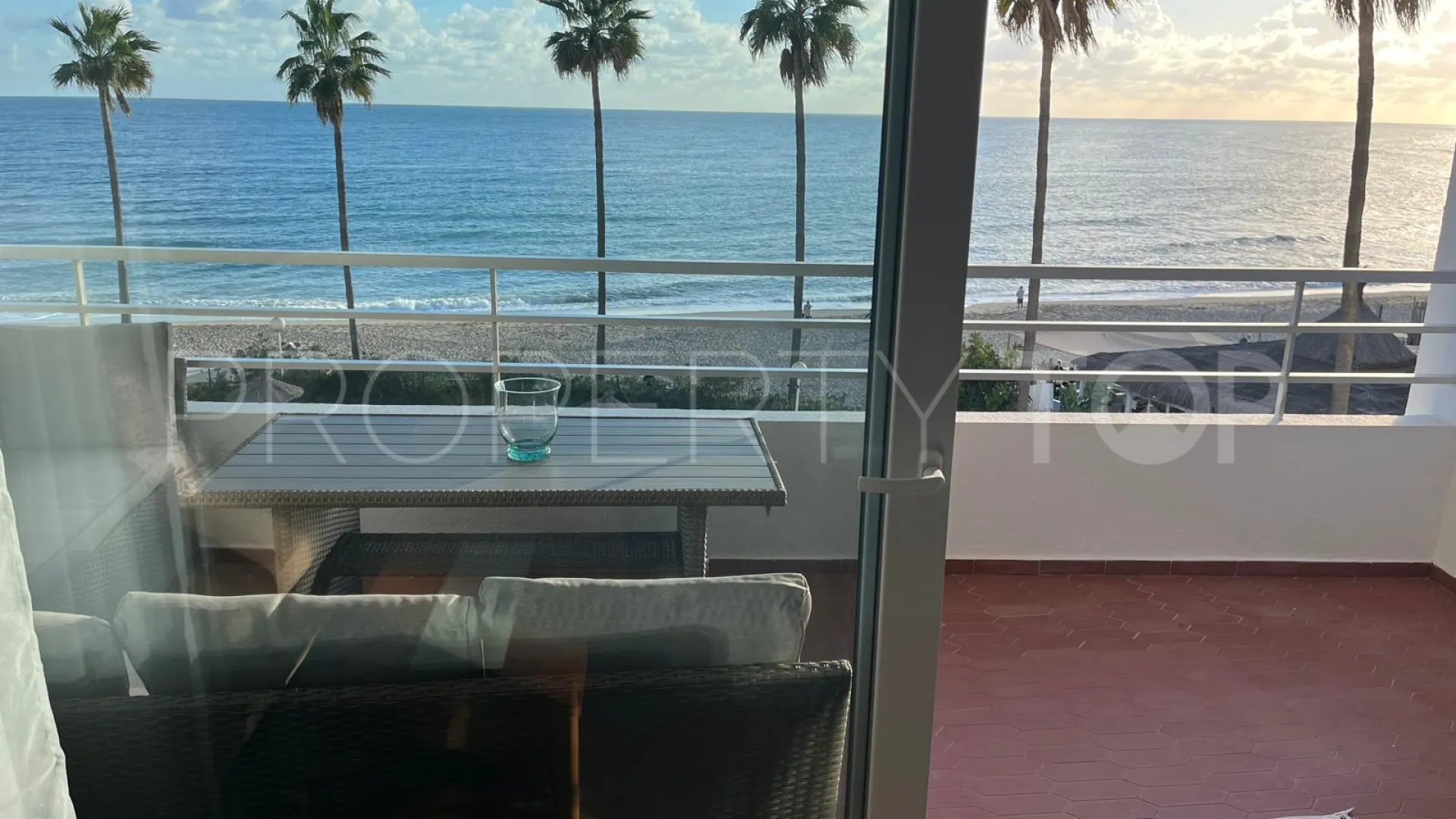 For sale 1 bedroom apartment in Calahonda
